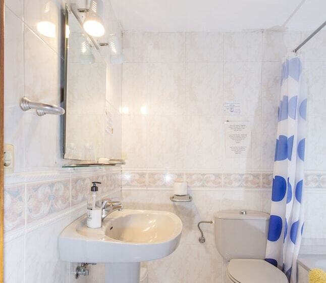 مسافرخانه Arc House Cordoba