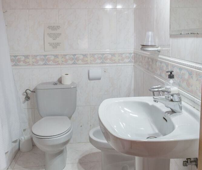 مسافرخانه Arc House Cordoba