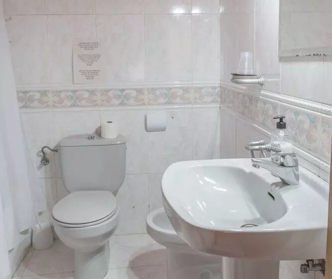 مسافرخانه Arc House Cordoba