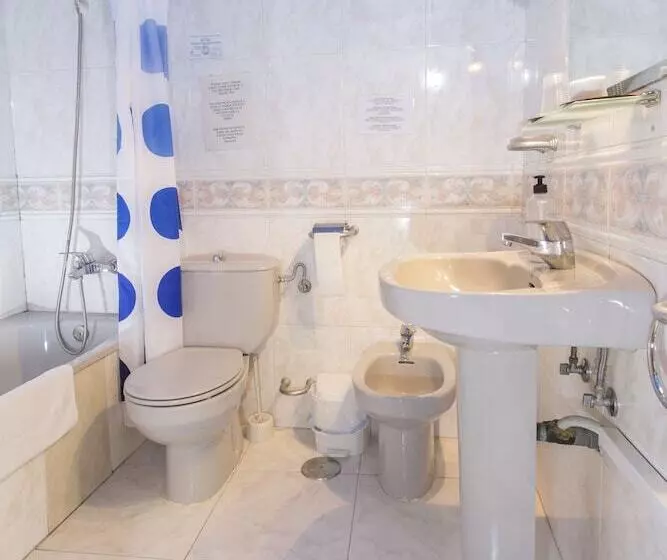 مسافرخانه Arc House Cordoba