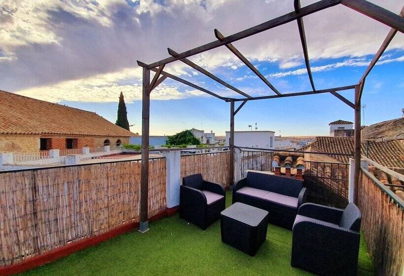 مسافرخانه Arc House Cordoba