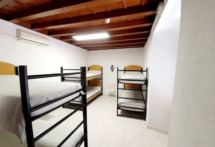مسافرخانه Arc House Cordoba