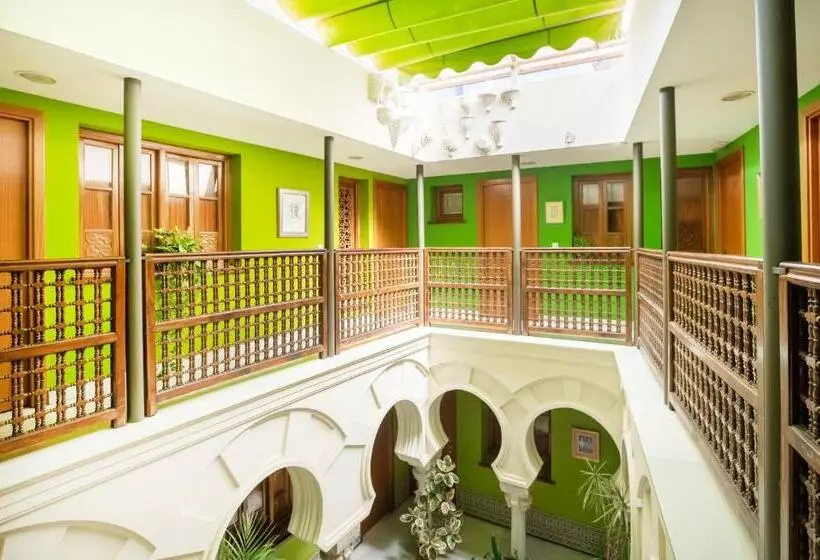 مسافرخانه Safestay Cordoba Mezquita Catedral