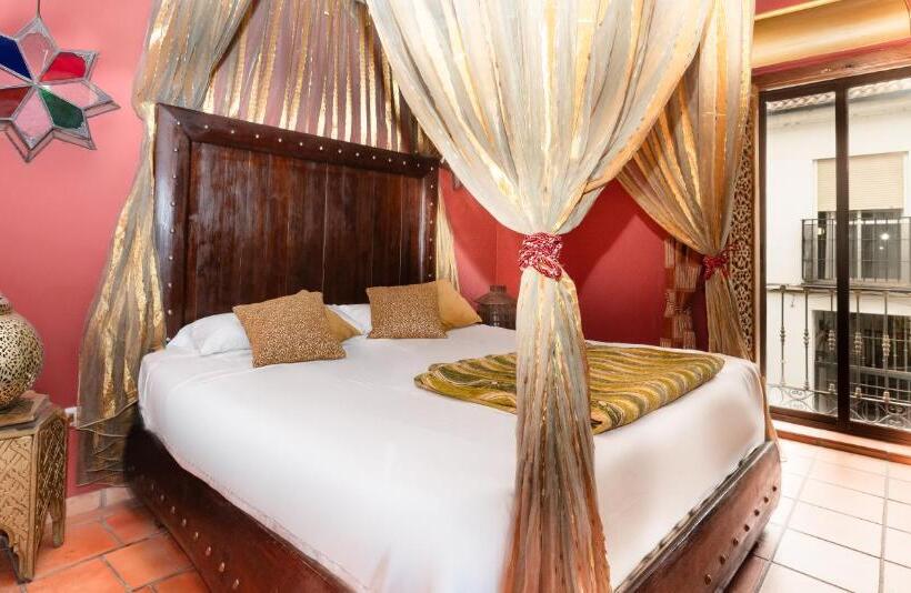 مسافرخانه Safestay Cordoba Mezquita Catedral