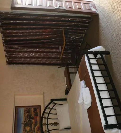 هتل Caravan
