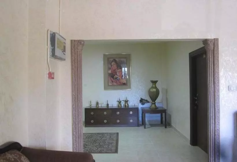 هتل Caravan