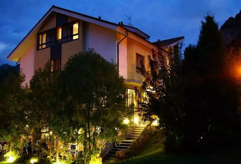 فندق Castillo Del Alba