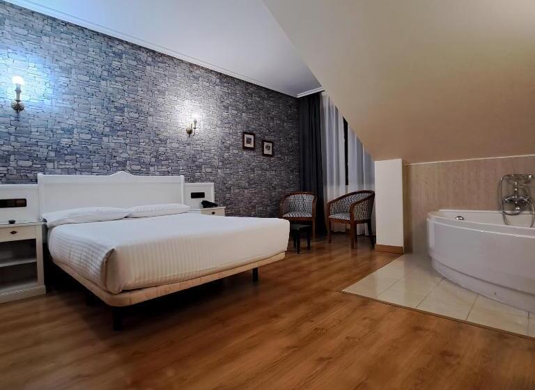 فندق Ciudad Cangas De Onis