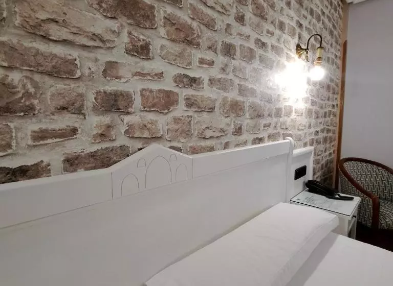 هتل Ciudad Cangas De Onis