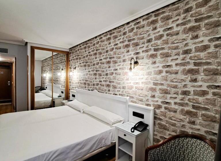 فندق Ciudad Cangas De Onis