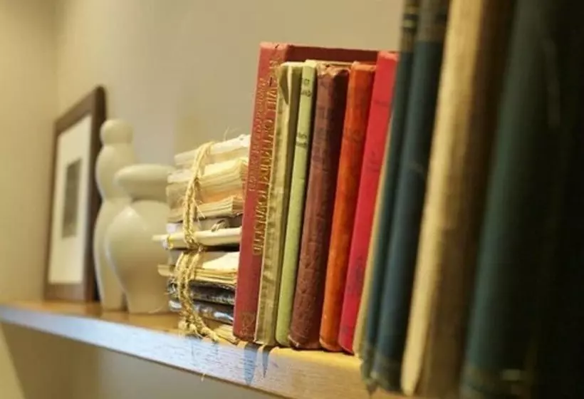 Отель Eleven Didsbury Park