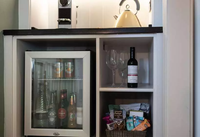 Отель Eleven Didsbury Park