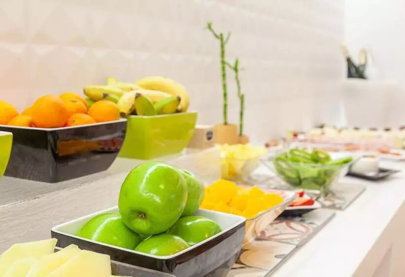 هتل Maciá Granada Five Senses Rooms & Suites