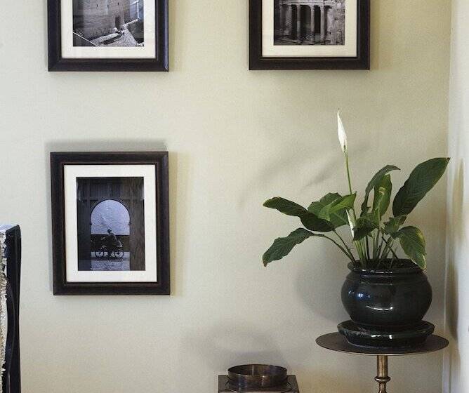 هتل La Casa Del Califa