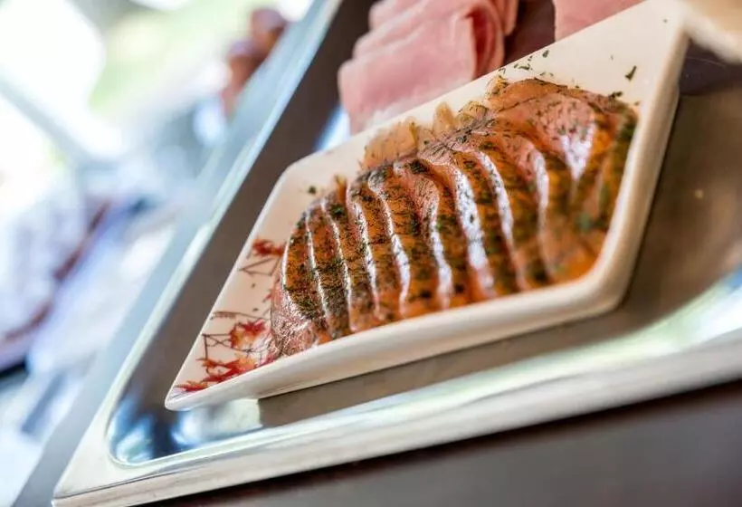 호텔 Logis Hôtel Restaurant Des Châteaux