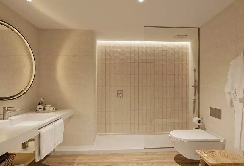 هتل Mediterranean Palace