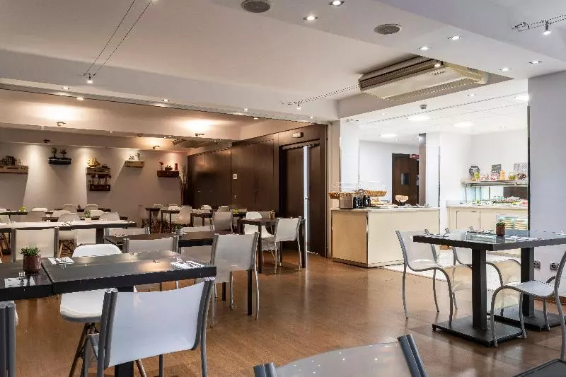 هتل Petit Palace Arturo Soria Alcala