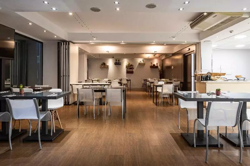 هتل Petit Palace Arturo Soria Alcala