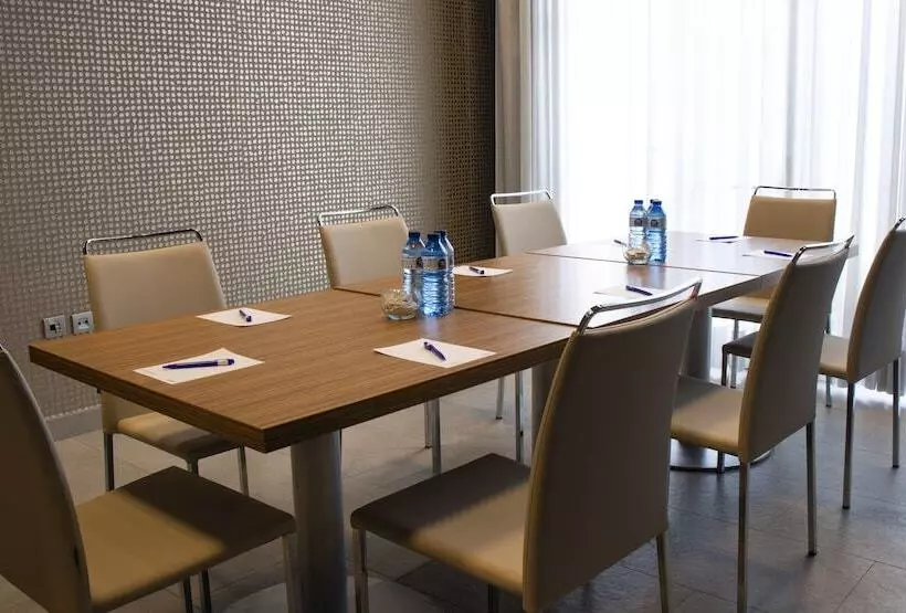 فندق Port Feria Valencia