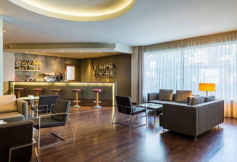 هتل Port Feria Valencia