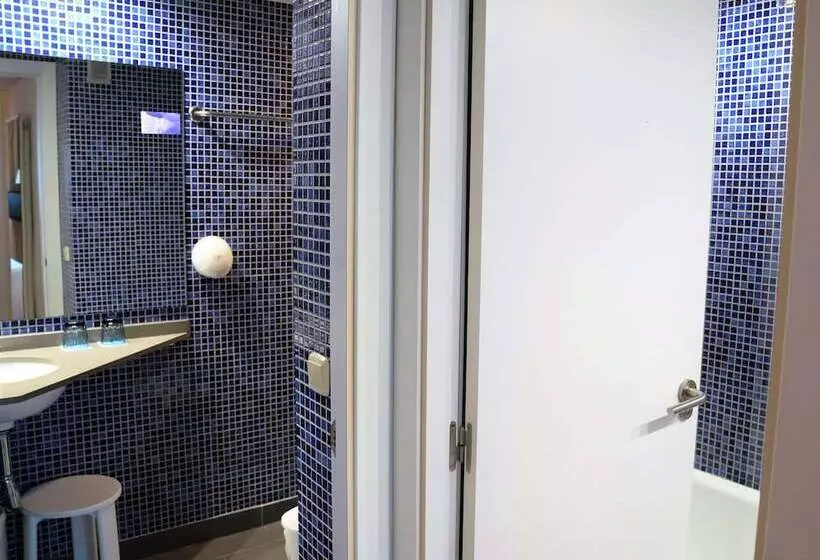 فندق Port Feria Valencia