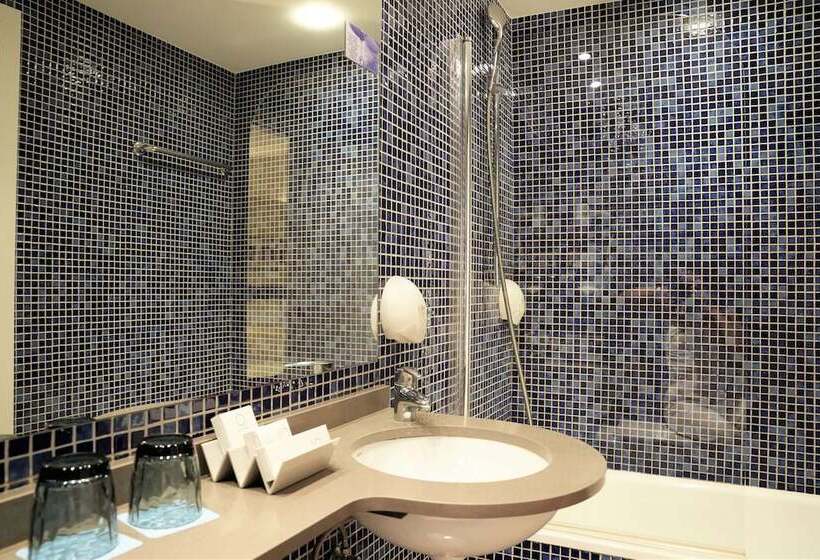 هتل Port Feria Valencia