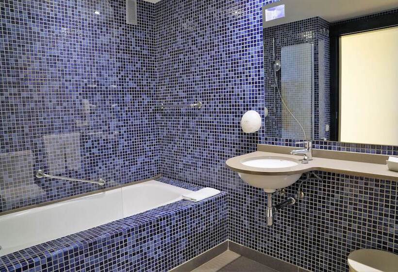 هتل Port Feria Valencia