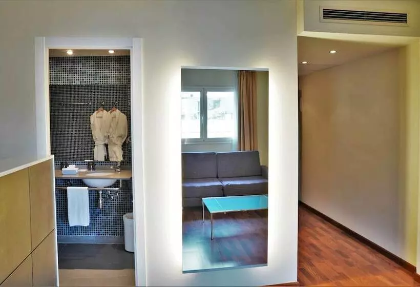 فندق Port Feria Valencia