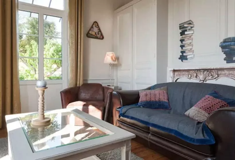 酒店 The Originals City, Hôtel La Cour Carrée, Eu