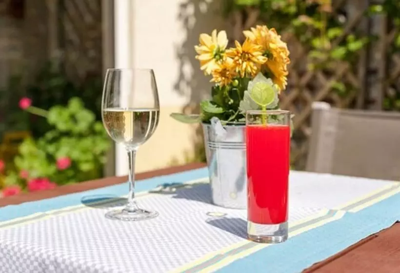 酒店 The Originals City, Hôtel La Cour Carrée, Eu