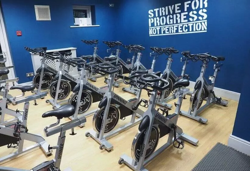 فندق Tullamore Court