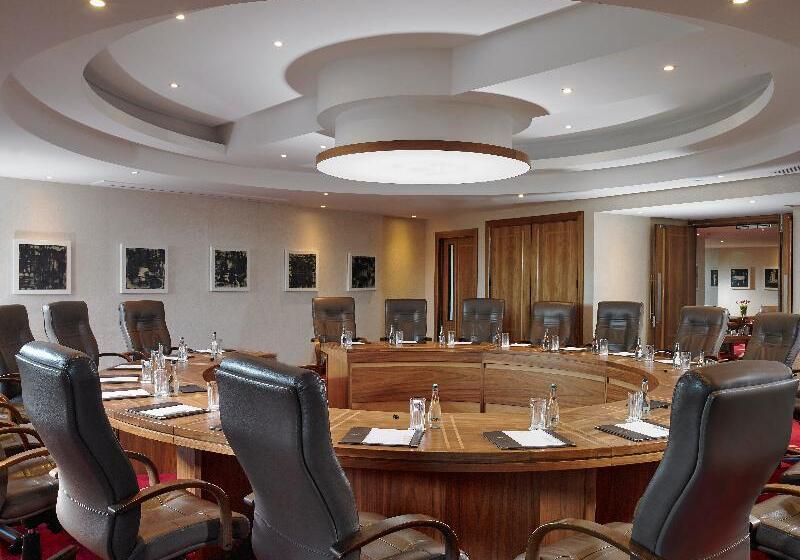 호텔 Tullamore Court