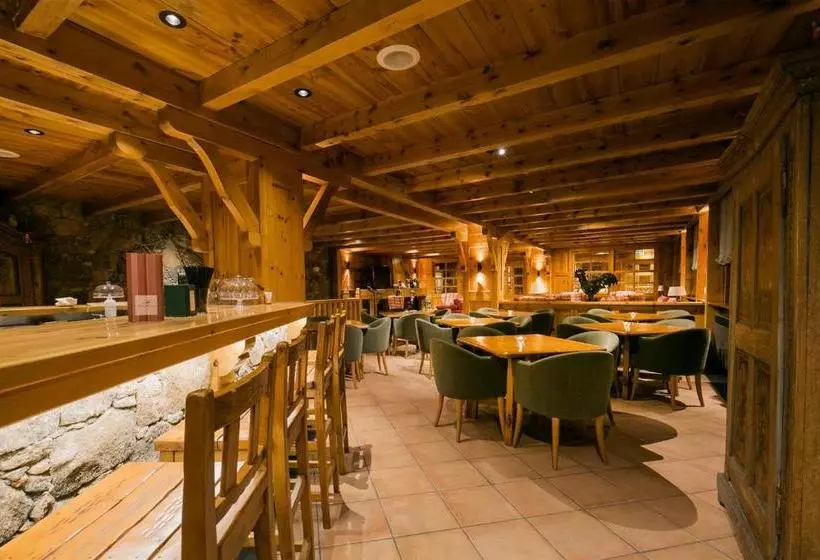 هتل Xalet Montana