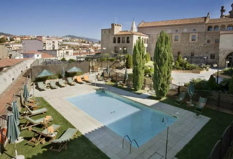 Parador De Plasencia