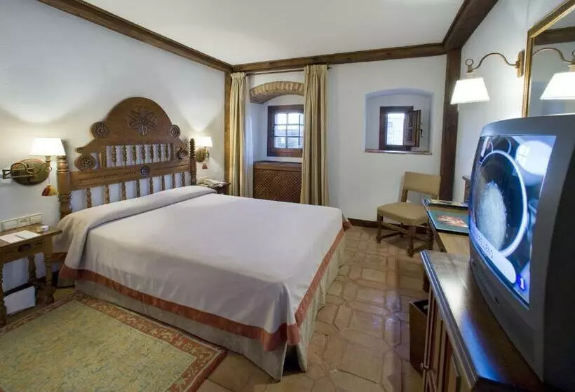 Parador De Plasencia