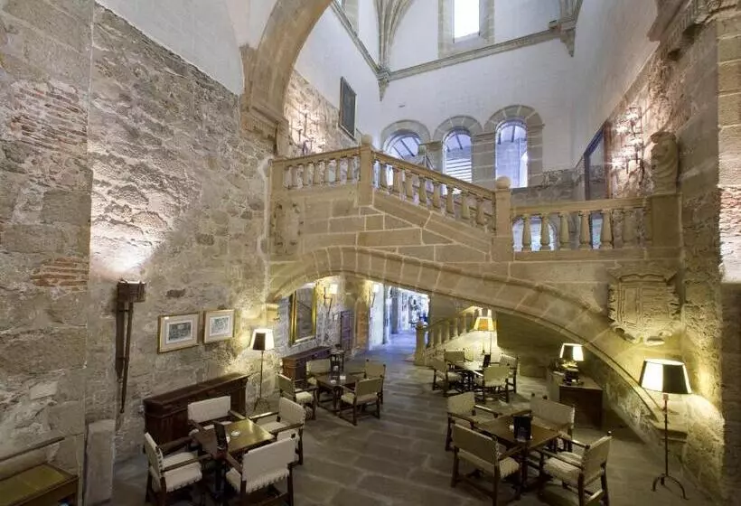 Parador De Plasencia