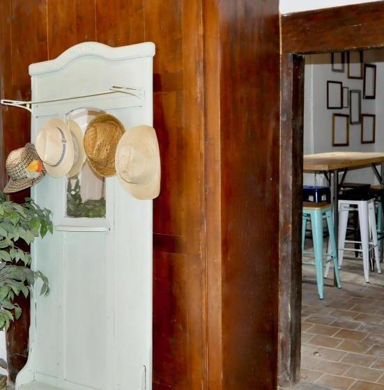 Quartier Leon Hostel Barrio Húmedo