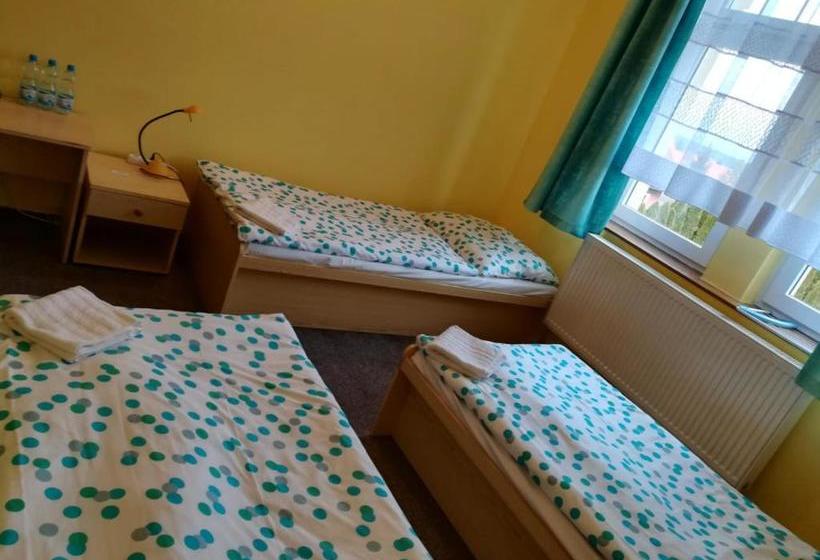 בית מלון כפרי Modrá Hvězda Sadská