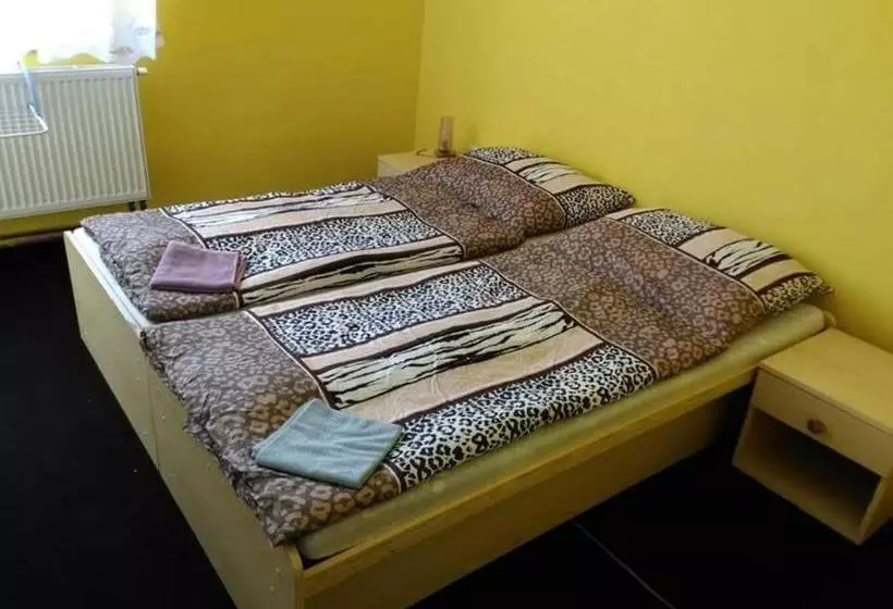 ホテル Modrá Hvězda Sadská