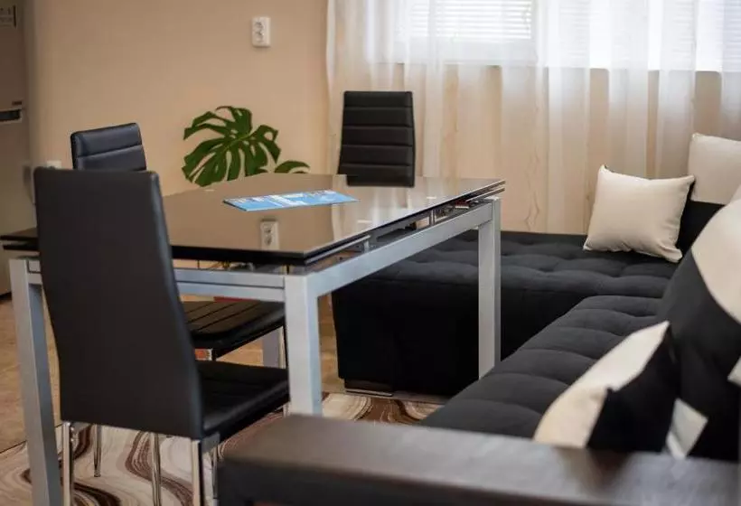 ペンション Guesthouse Juli