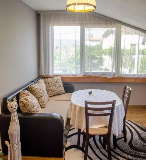 ペンション Guesthouse Juli