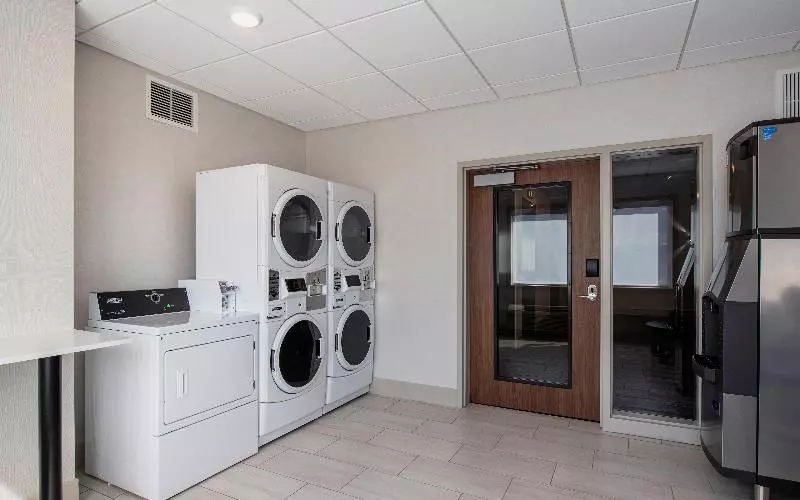 Hotelli Holiday Inn Express & Suites   Brandon, An Ihg