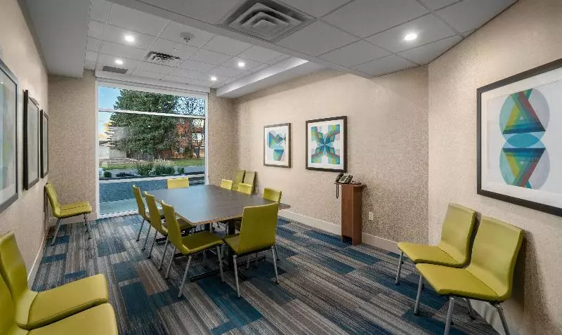 Hotelli Holiday Inn Express & Suites   Brandon, An Ihg
