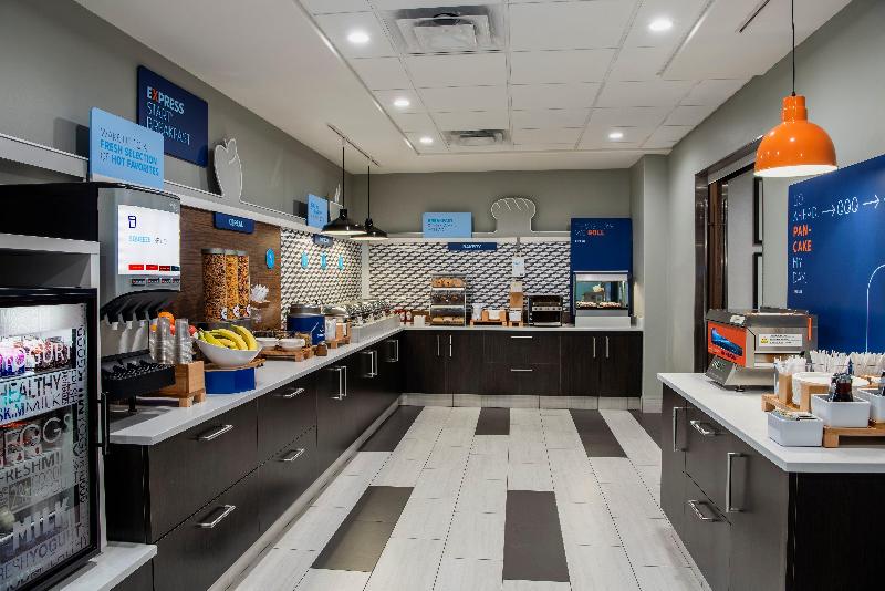 בית מלון כפרי Holiday Inn Express & Suites   Brandon, An Ihg