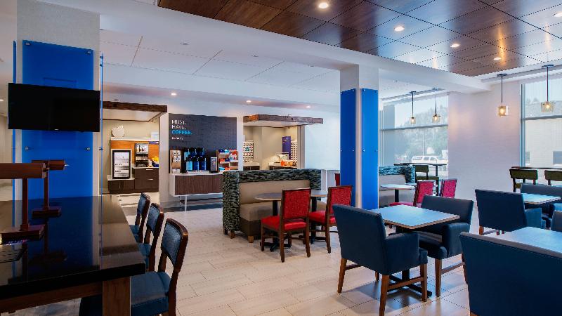 בית מלון כפרי Holiday Inn Express & Suites   Brandon, An Ihg