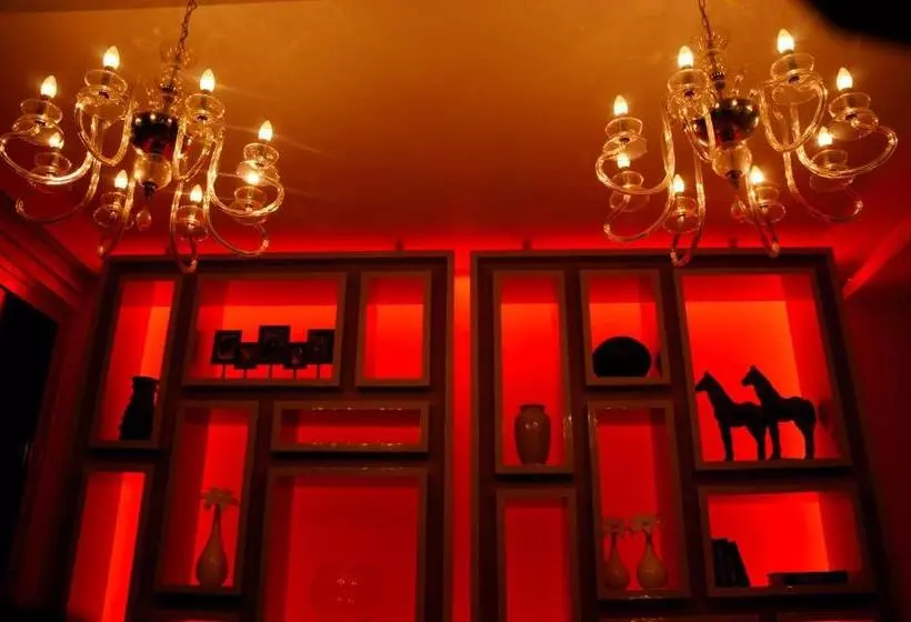 هتل Two Rooms