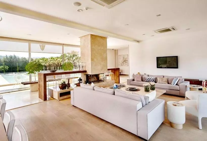 هتل Two Rooms