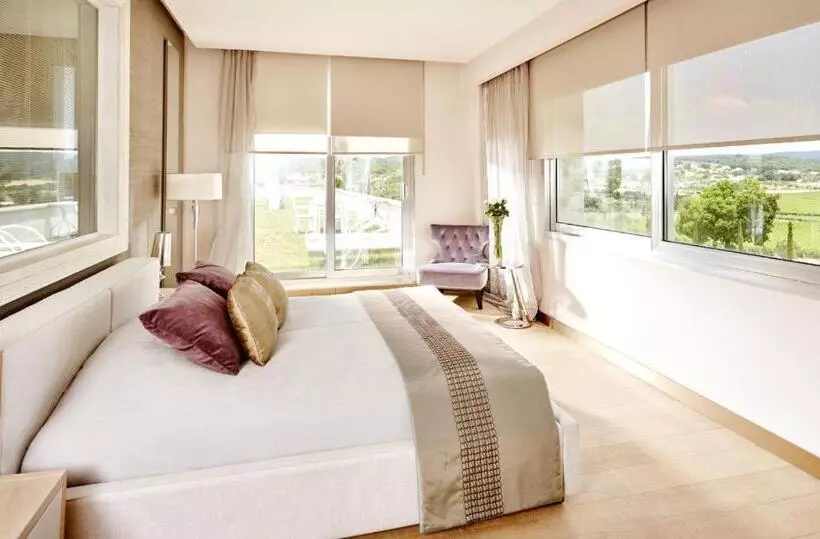 هتل Two Rooms