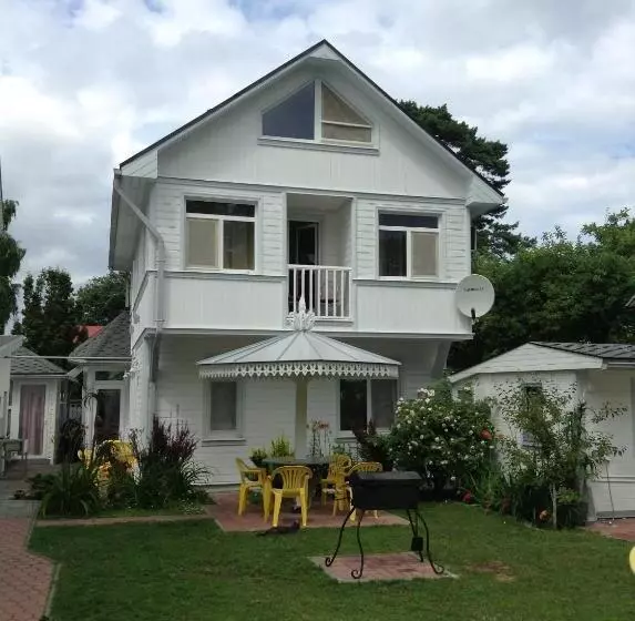پانسیون Naiza Guesthouse And Apartments