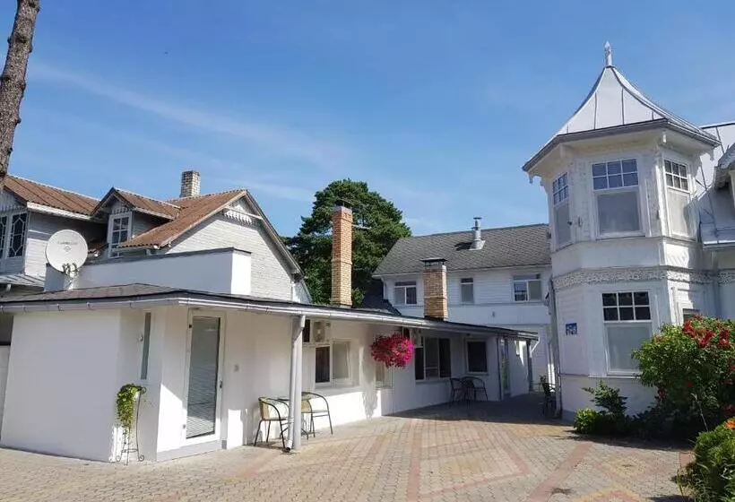 پانسیون Naiza Guesthouse And Apartments